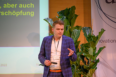 Lukas M. Fastenroth vom Dortmunder Kienbaum Institut @ ISM für Leadership & Transformation © Simlinger/cityfoto