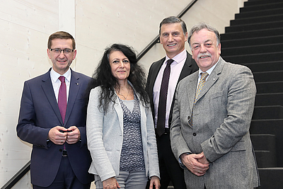 v.l.: Podiumsrunde mit LR Markus Achleitner, Vizerektorin Univ. Prof.in Dr.in Alberta Bonanni, JKU (Vizerektorat für Forschung, Gender und Diversity), DI Dr. Wilfried Enzenhofer, MBA, (Geschäftsführer Upper Austrian Research) und Dr. Gerald Reisinger (Geschäftsführer FHOÖ) © Land OÖ/Lisa Schaffner