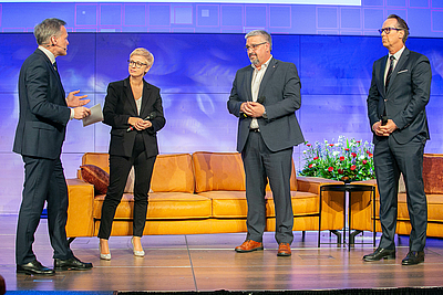 V. l.: Eröffnung des Forum.Standort mit Moderator Tarek Leitner, Doris Hummer, Andreas Stangl und Joachim Haindl-Grutsch. © Cityfoto/Roland Pelzl