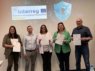 Die Teilnehmer:innen freuten sich über ihren zertifizierten Abschluss